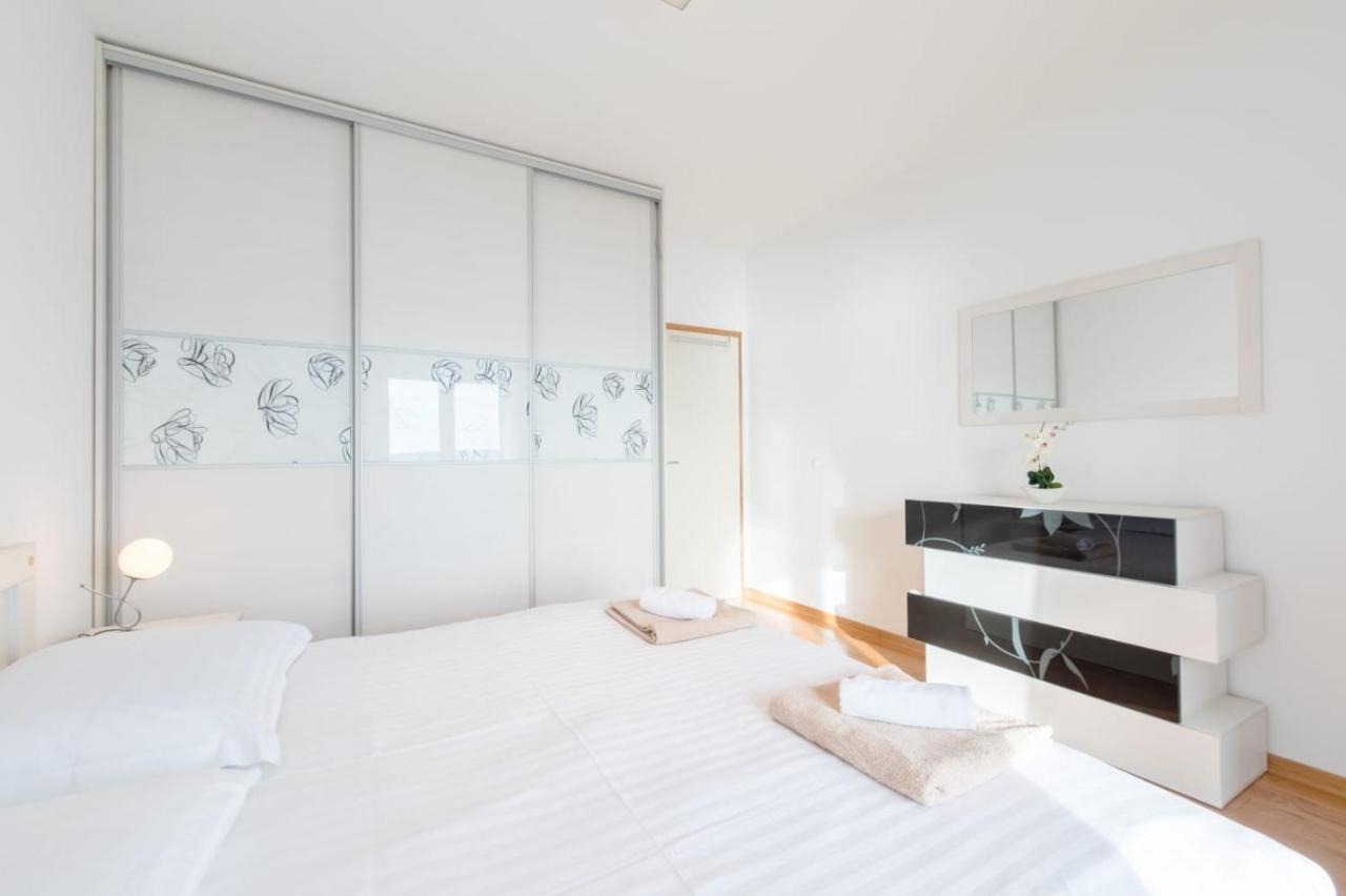Apartmani Krilo Podstrana Eksteriør billede